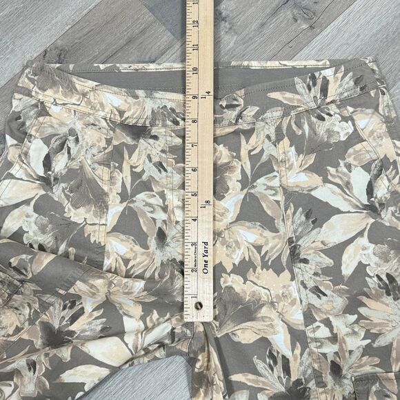 Chicos Tropical Print Crop Cargo Pants Tan Yellow XS 2 Cotton Twill Pull On - Picture 11 of 13